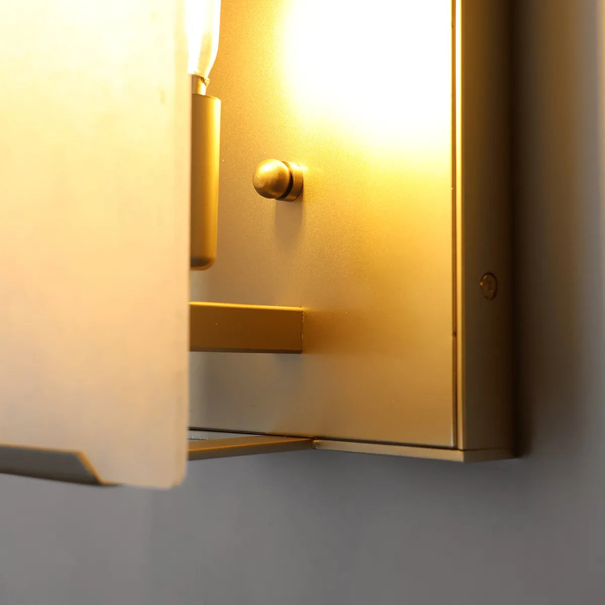 harlow calcite linear sconce