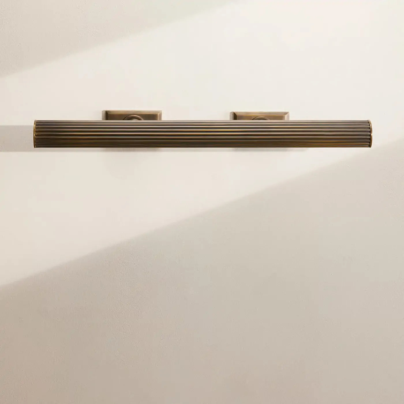 ashby-picture-light-large