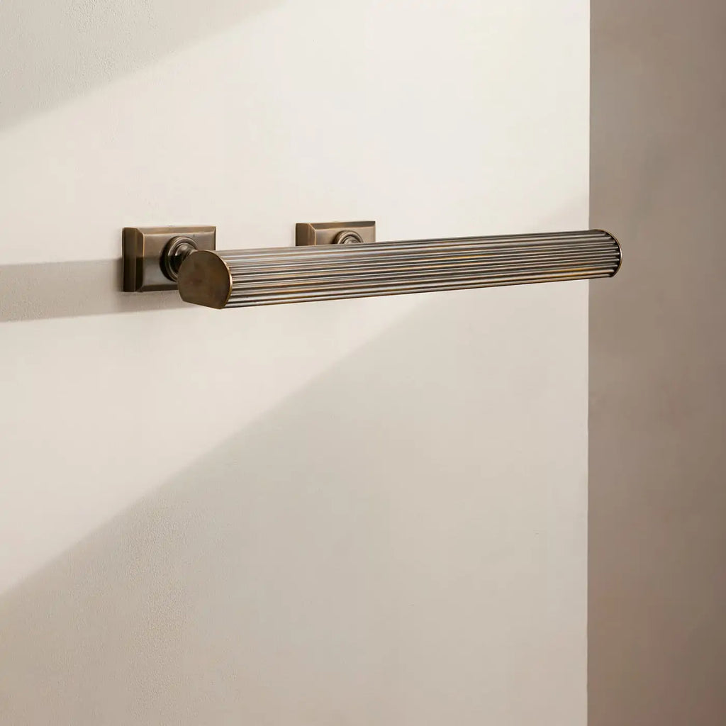 ashby-picture-light-large