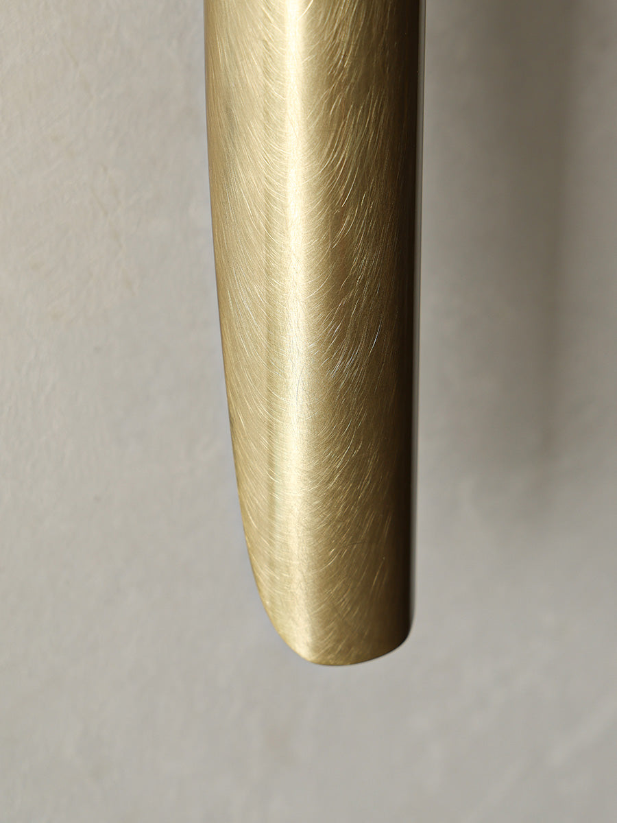 baton-brass-minimalist-2-light-wall-sconce-02