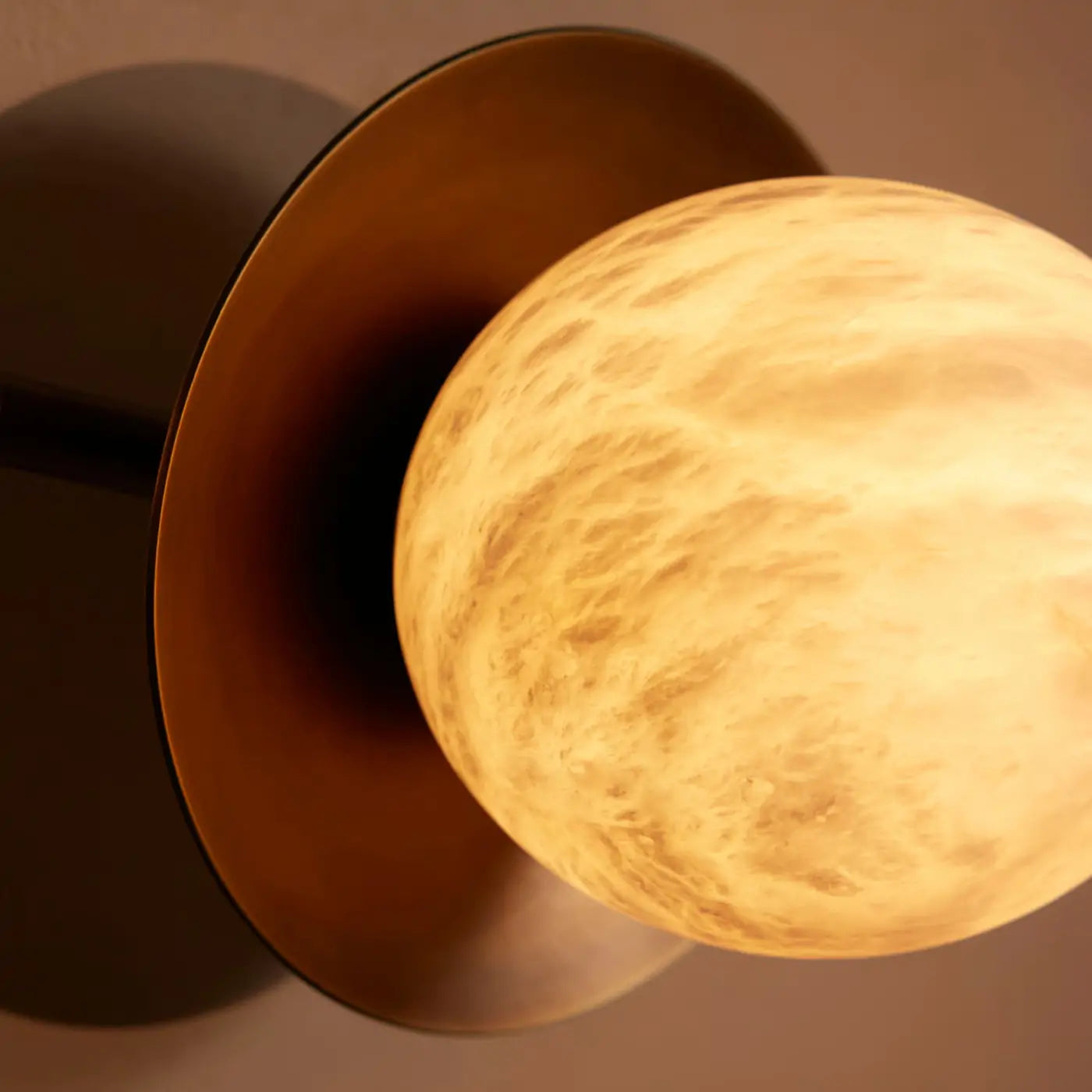 cara-wall-light