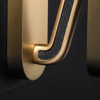 single wall-mounted wall light