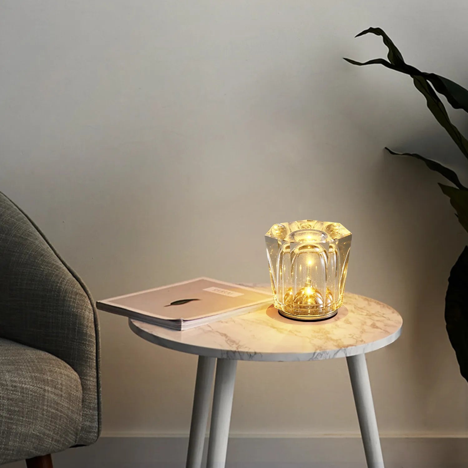 crystal lamp with modern atmosphere