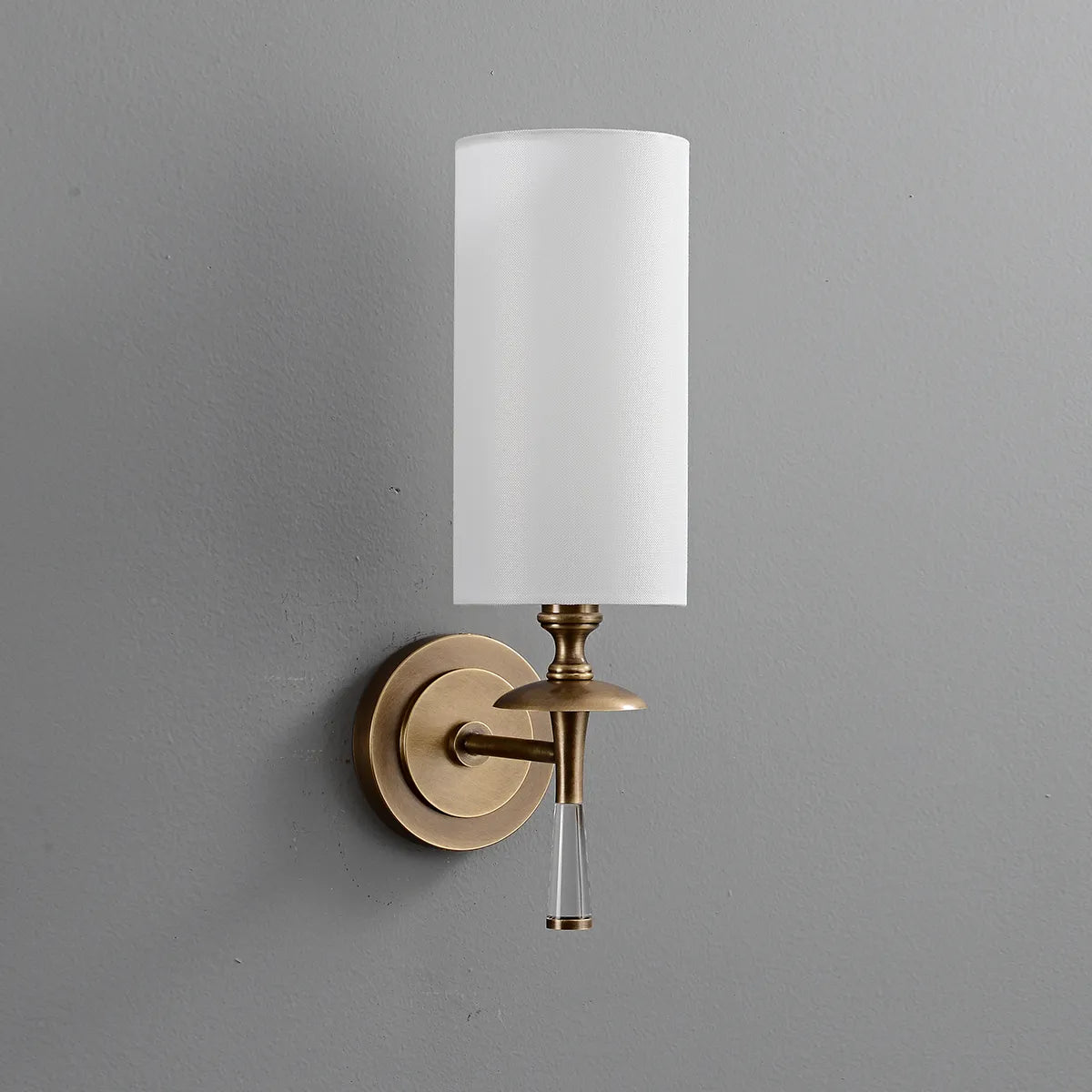 Drunmore Single Sconce – Elegant Brass Frame with Sparkling Crystal Details