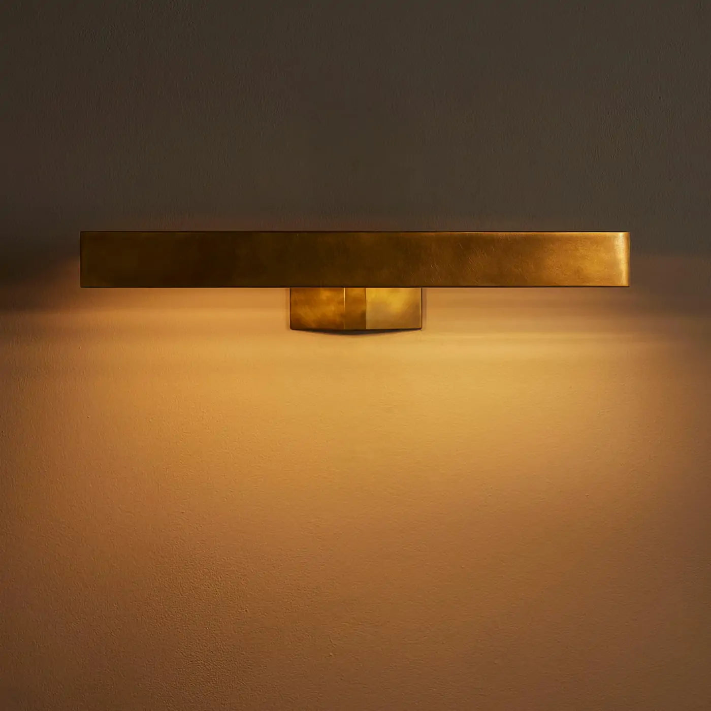 enrica-picture-light-medium