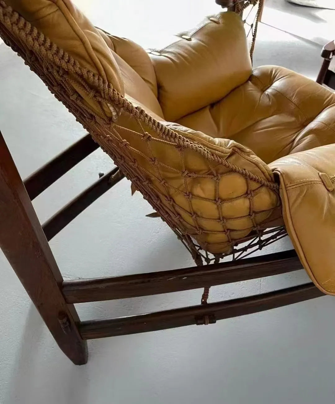 Jangada Lounge Chair & Ottoman – Premium Wood & Leather Design - View 3