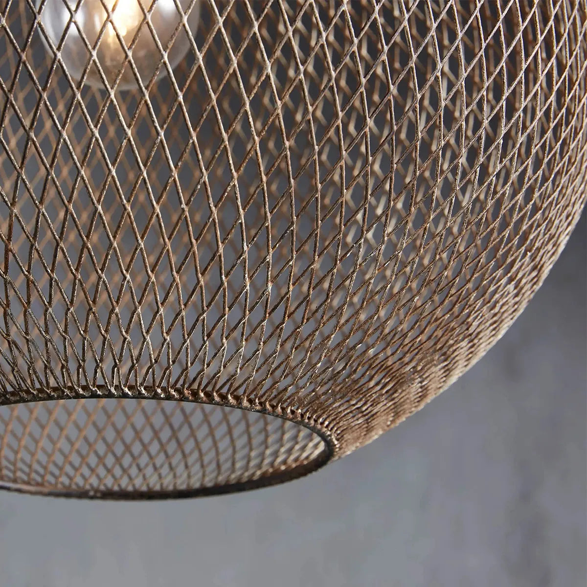 lanister mesh pendant
