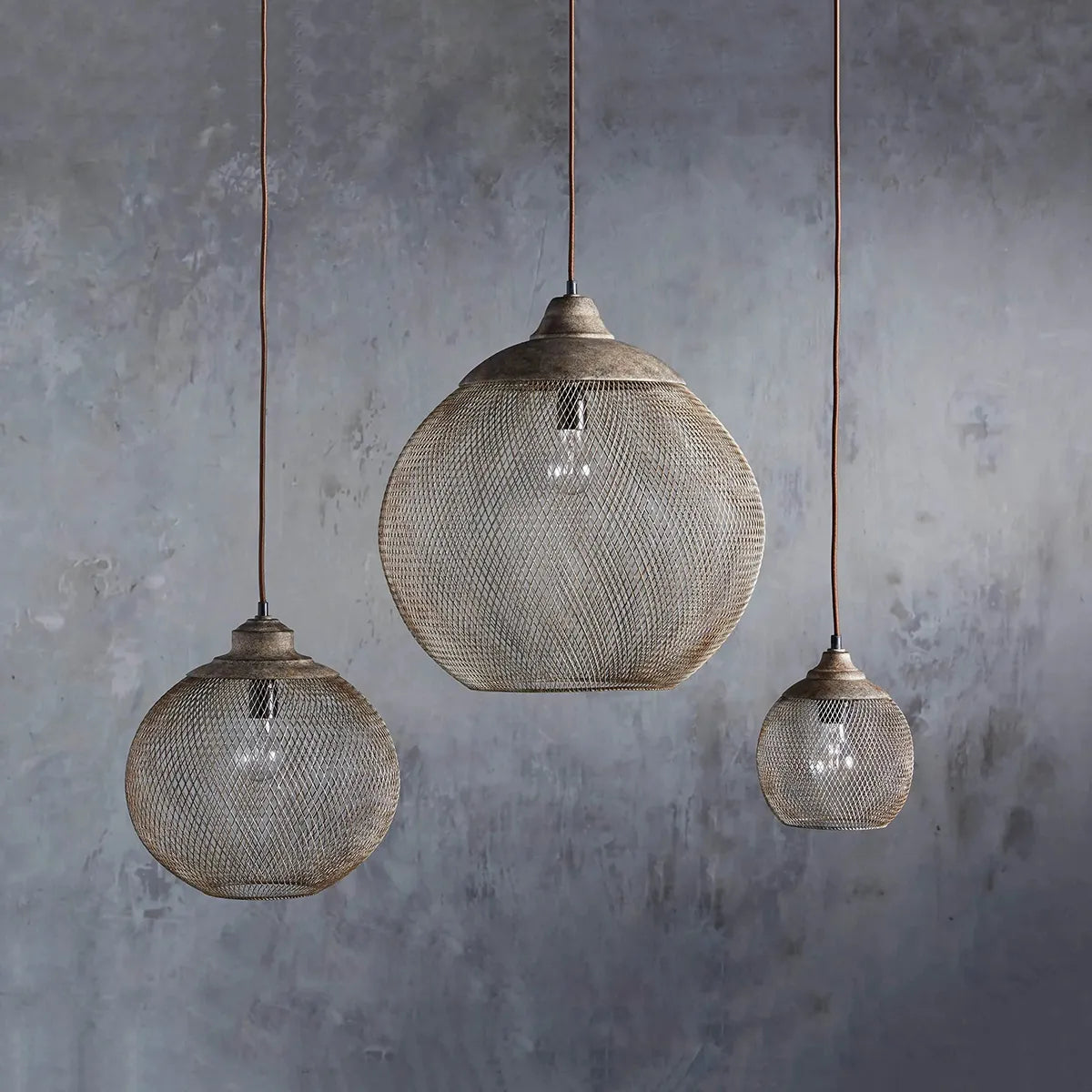 lanister mesh pendant