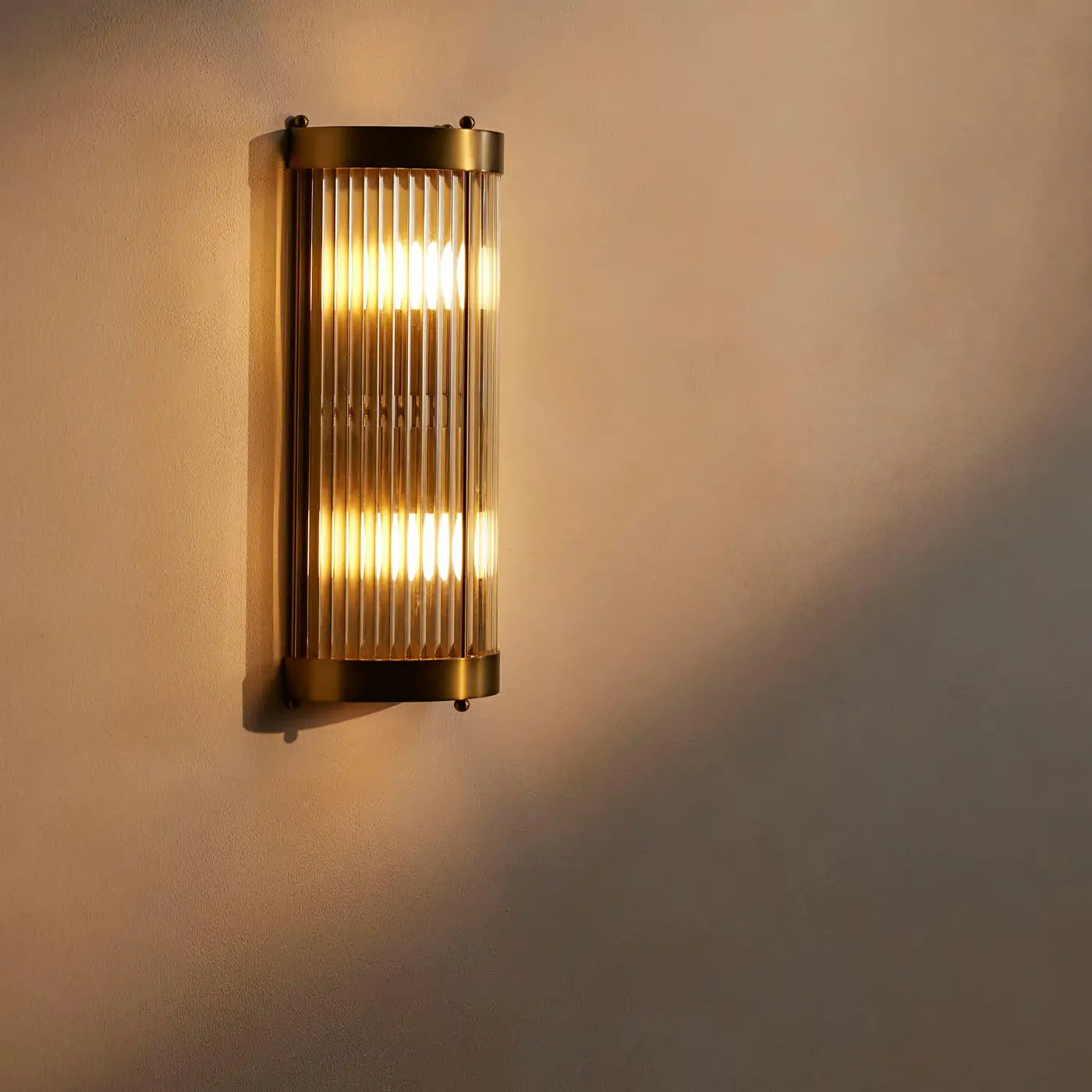 leonard-wall-light