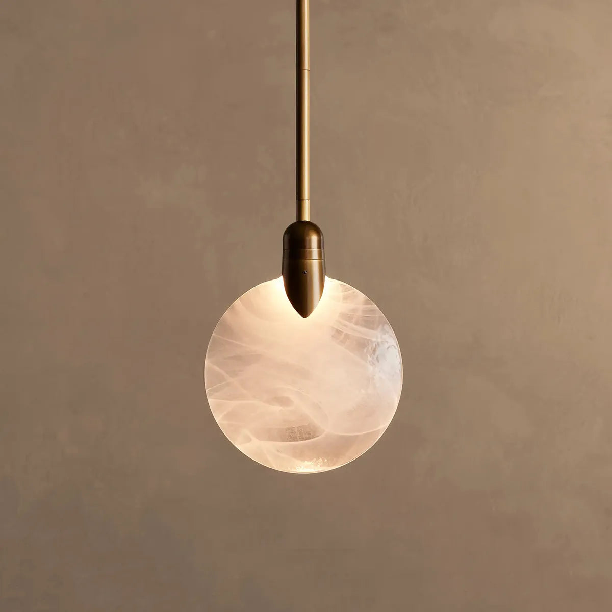 lyla single pendant