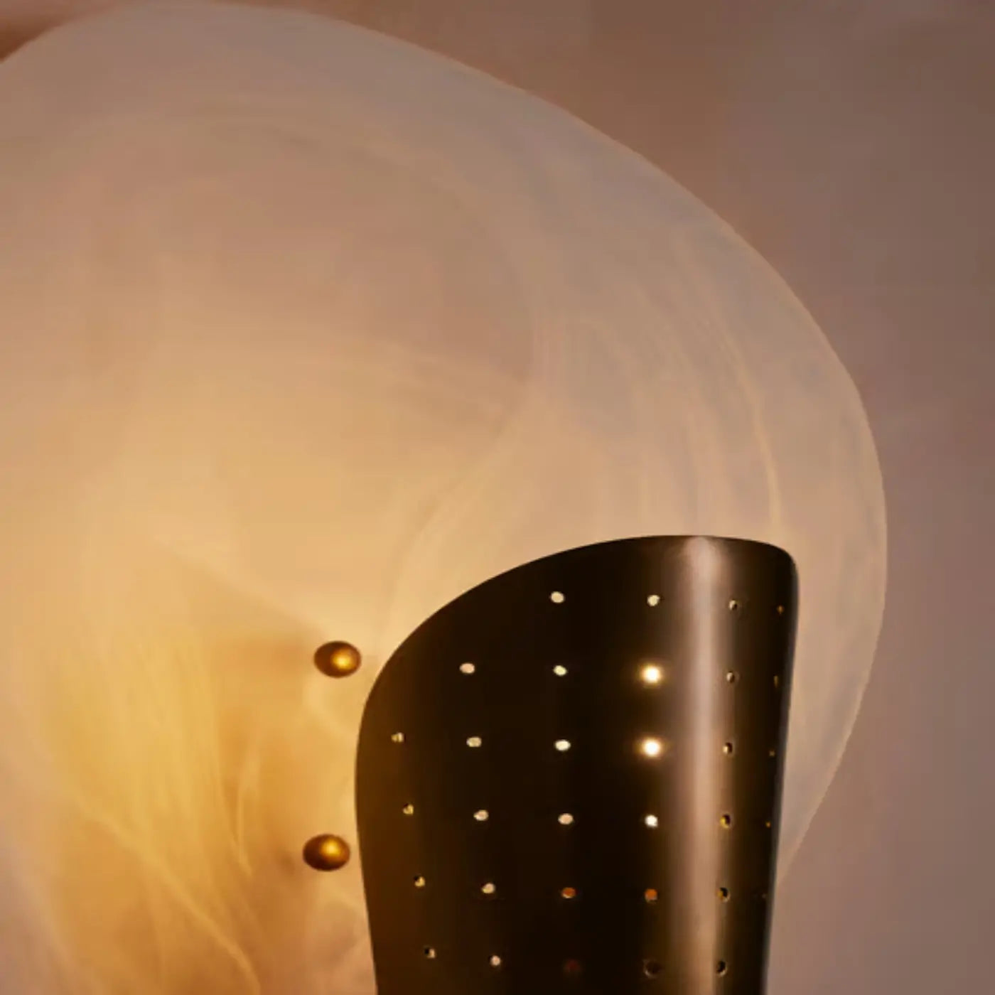 milos-wall-light