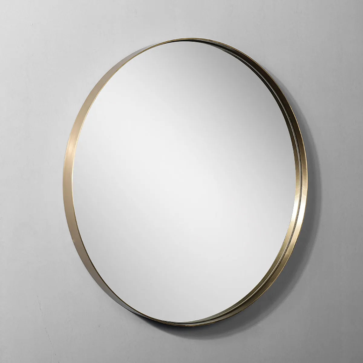 round bathroom mirror