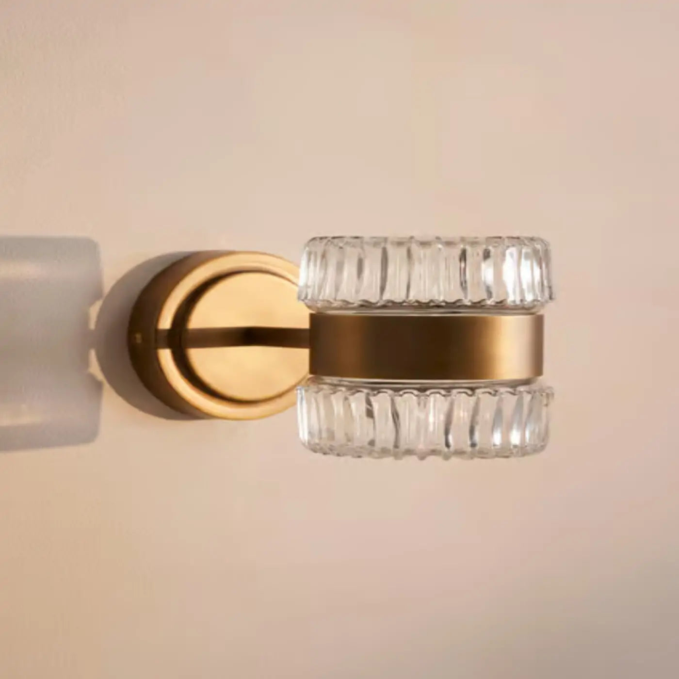 renato-wall-light