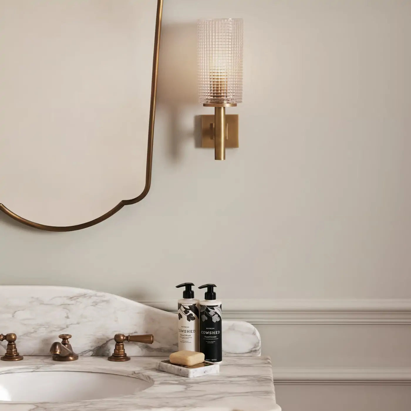 skye-wall-light