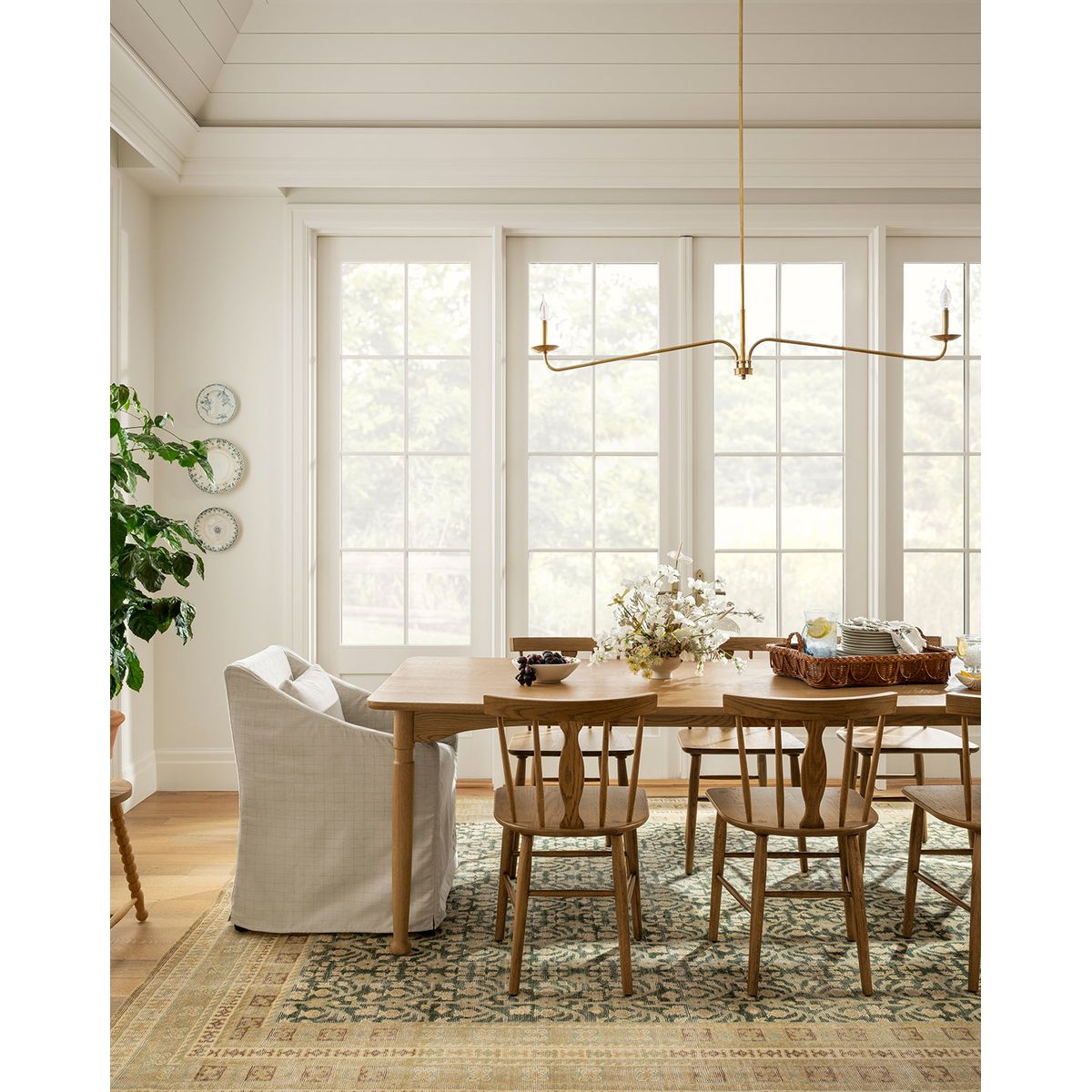 Philomena Linear Chandelier – Luxury Modern Linear Lighting Fixture