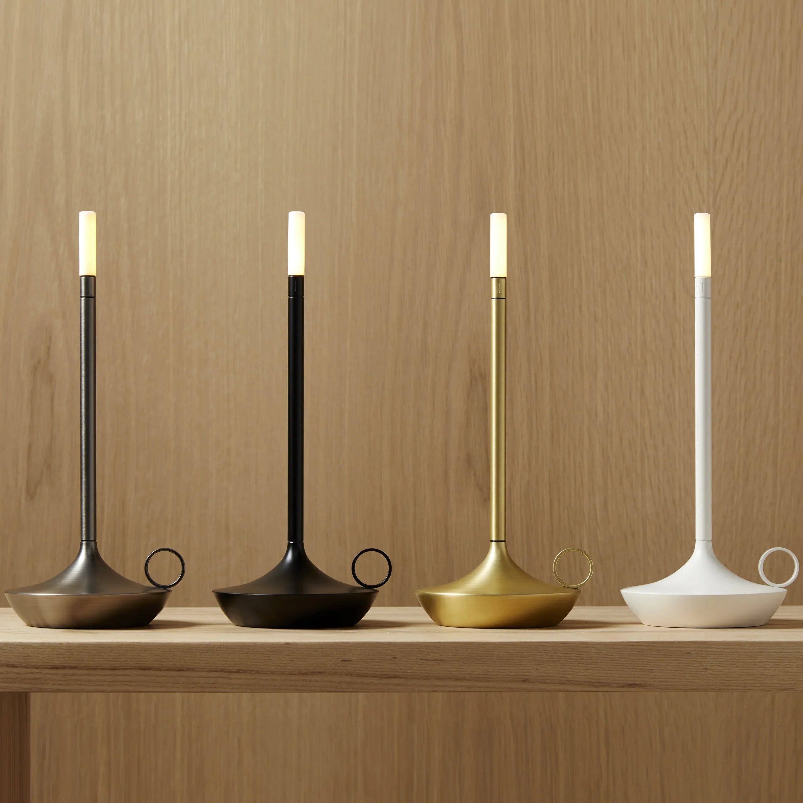 charge round table lamp