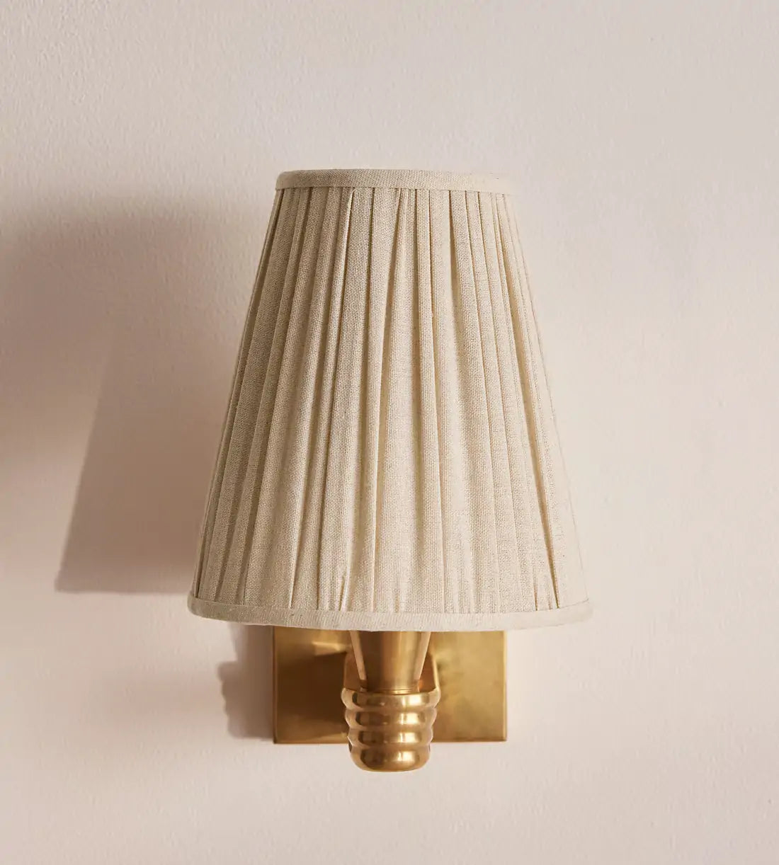 viola-wall-light